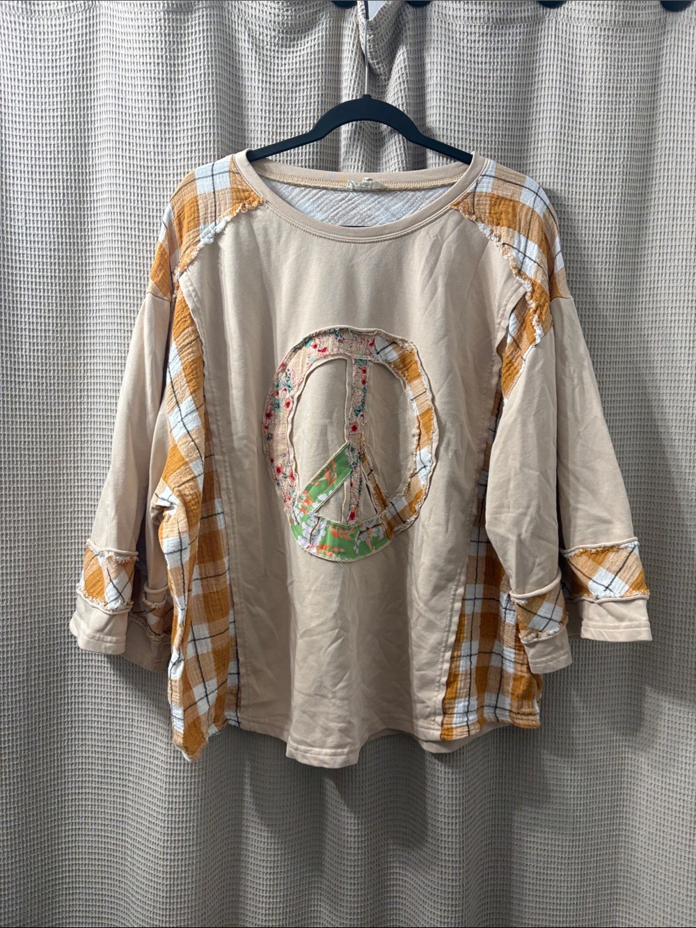easel Beige Patchwork Peace Sign Pullover with Mustard Plaid never worn - Picture 4 of 9